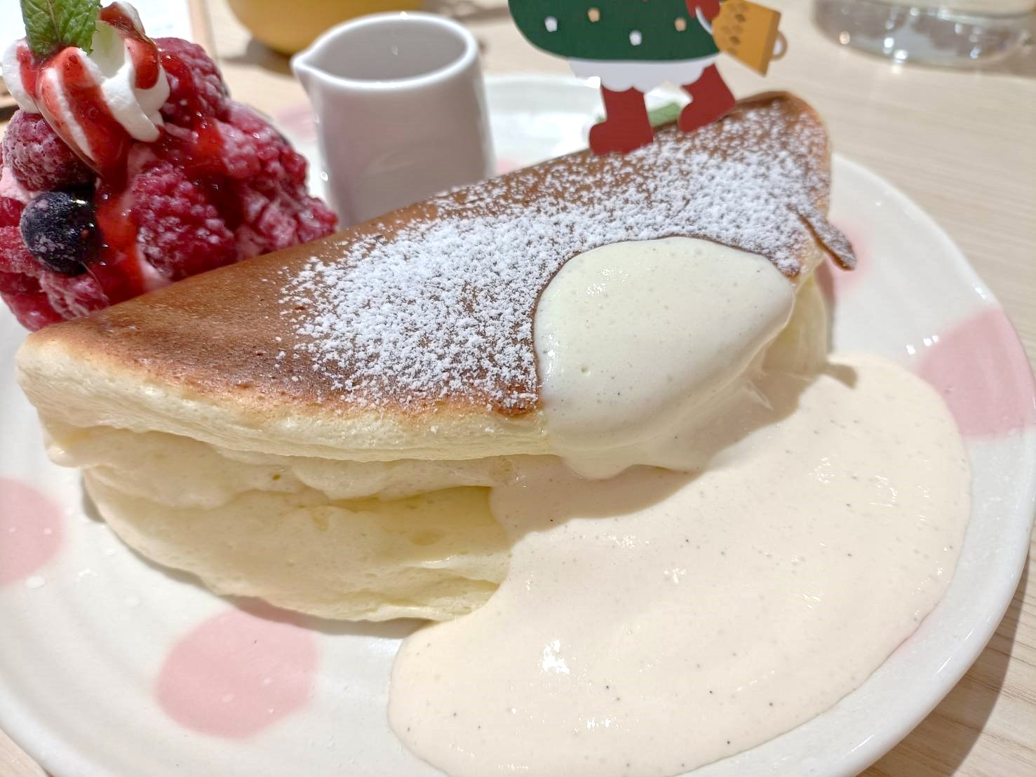 新竹甜點|woosa洋食パンケーキ 屋莎洋食鬆餅屋-新竹巨城店。像雲朵般澎鬆的鬆餅~軟呼、軟呼的!