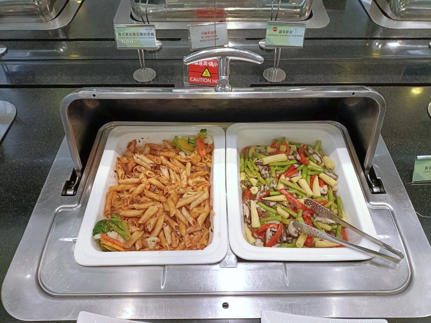 2025紐西蘭|長榮航空貴賓室 EVE AIR LOUNGE。台灣牛肉麵、滷肉飯、刈包、珍珠奶茶這裡通通有!啟程~飛向紐西蘭!