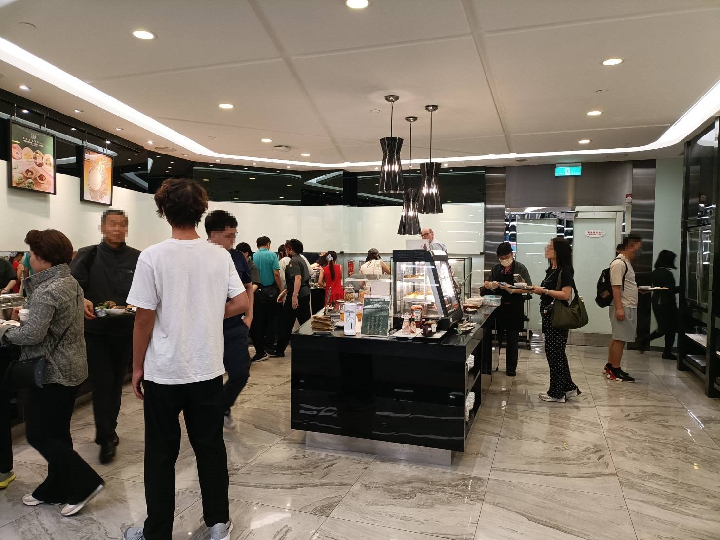 2025紐西蘭|長榮航空貴賓室 EVE AIR LOUNGE。台灣牛肉麵、滷肉飯、刈包、珍珠奶茶這裡通通有!啟程~飛向紐西蘭!