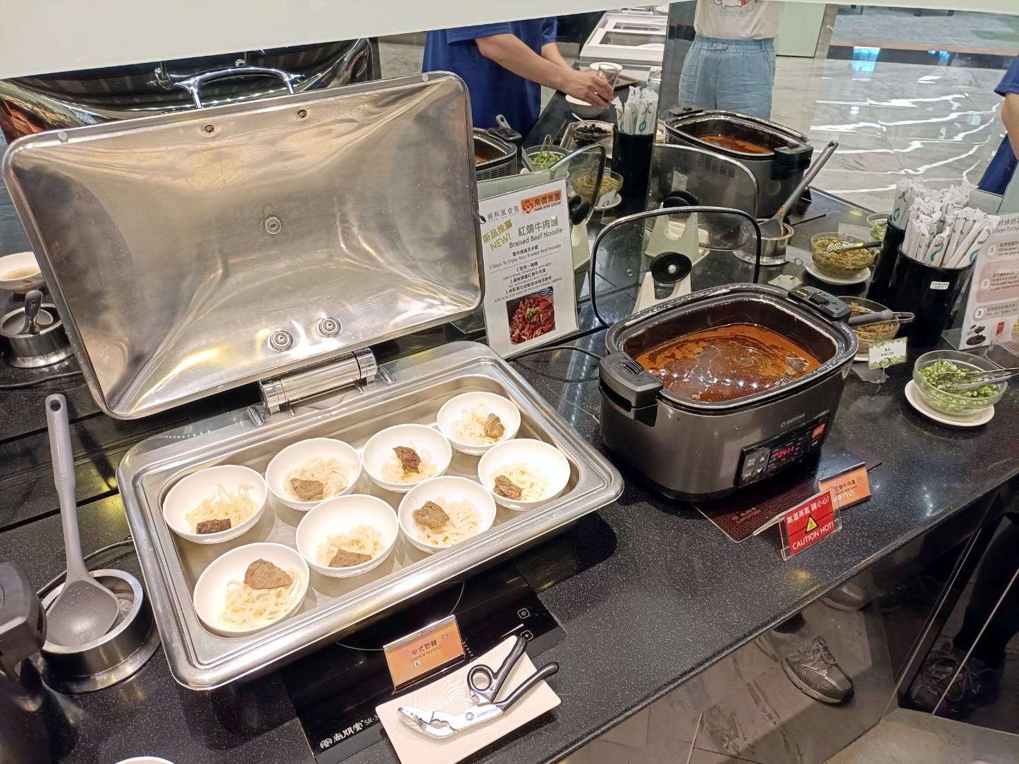 2025紐西蘭|長榮航空貴賓室 EVE AIR LOUNGE。台灣牛肉麵、滷肉飯、刈包、珍珠奶茶這裡通通有!啟程~飛向紐西蘭!