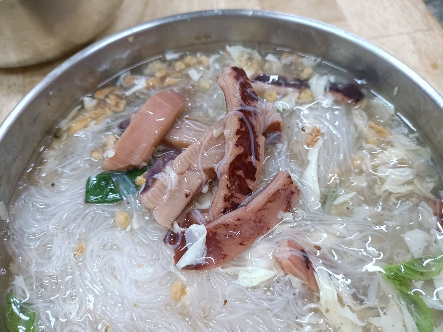 台北龍山寺美食|布袋鮮之蚵。乾拌鮮蚵CP值高~愛吃蚵仔的你必吃!香菇貢丸湯和你所想像不一樣!內含菜單