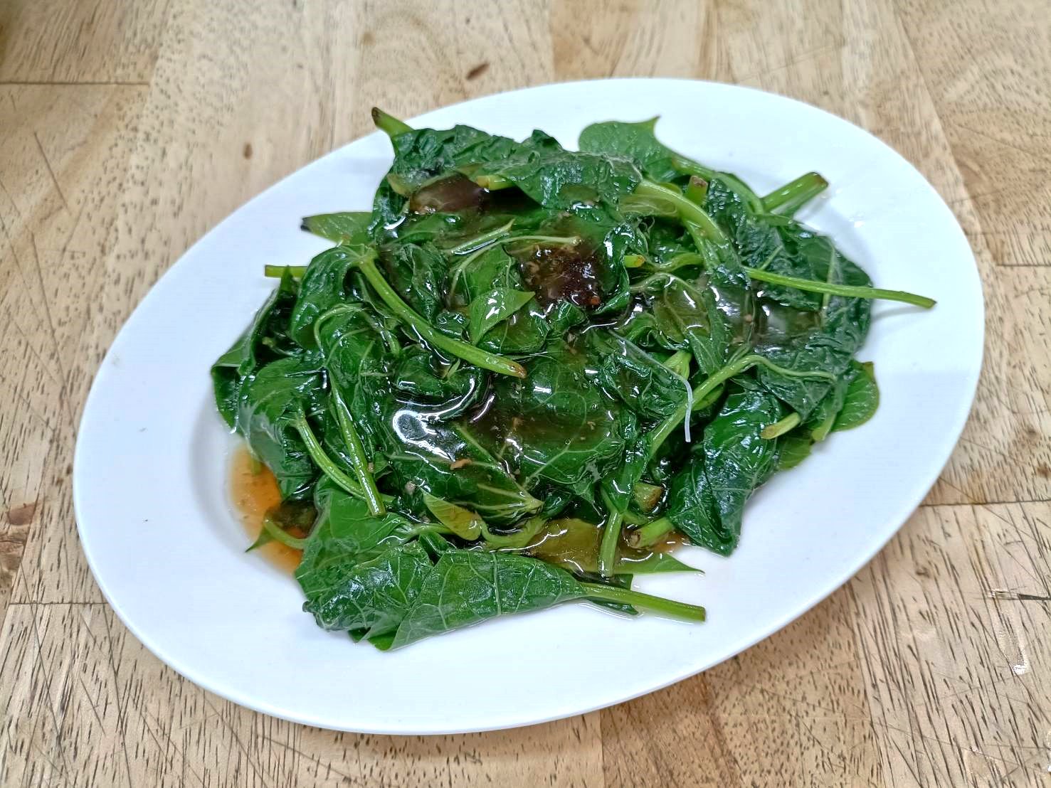 台北龍山寺美食|布袋鮮之蚵。乾拌鮮蚵CP值高~愛吃蚵仔的你必吃!香菇貢丸湯和你所想像不一樣!內含菜單