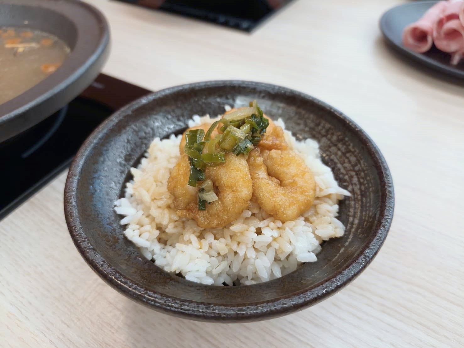 台北中山區美食|大喫鍋物-台北中山店。台式火鍋專賣~喜愛藥膳鍋的朋友快來品嚐!剝皮辣椒鍋也超推!