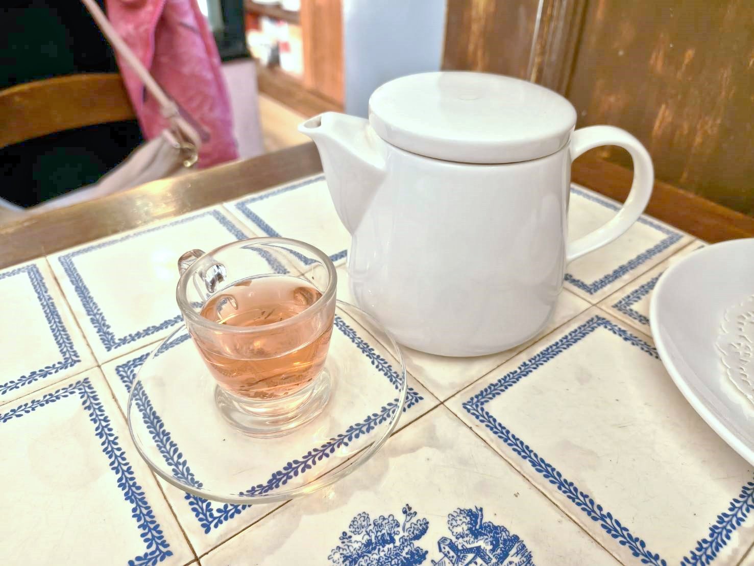 台北中山區美食|獅子餐桌 LION’S TABLE。季節限定~高塔般的草苺鬆餅聖代!鬆餅相當酥脆、奶油絲滑不甜不膩! - 第7張圖 台北中山區美食|獅子餐桌 LION’S TABLE。季節限定~高塔般的草苺鬆餅聖代!鬆餅相當酥脆、奶油絲滑不甜不膩!