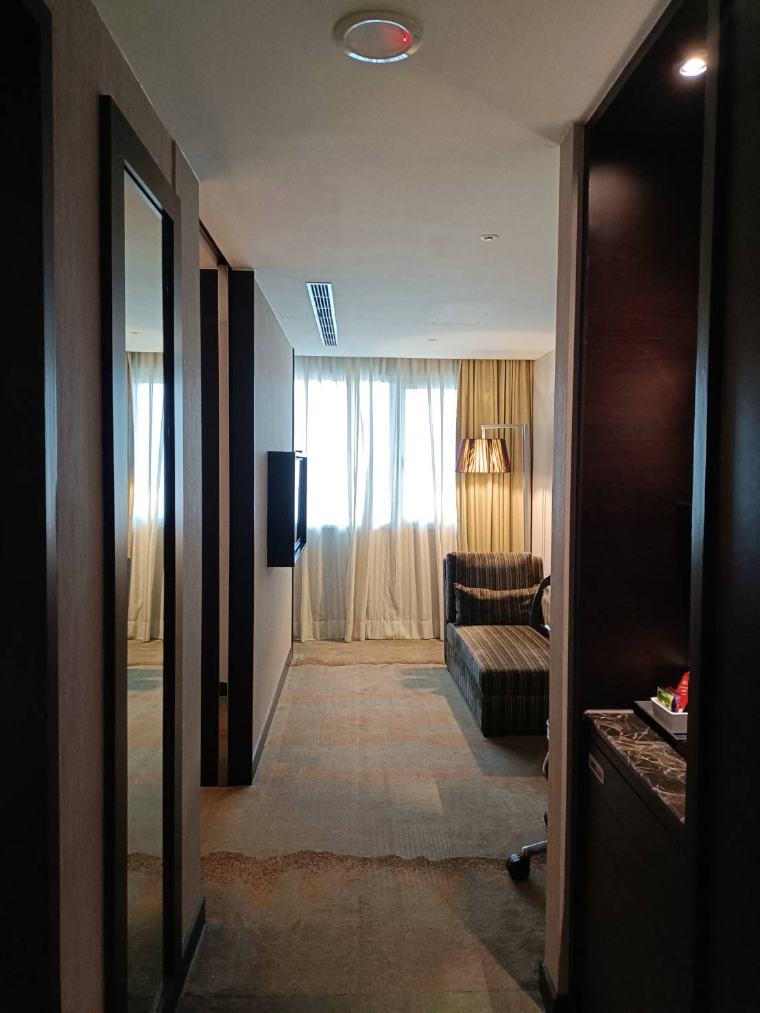 天閣酒店 台中館 THE Tango Hotels。天威客房、天鷹套房,房內迷你吧皆可免費使用、客房浴室皆附有按摩浴缸和電視喔! - 第4張圖 天閣酒店 台中館 THE Tango Hotels。天威客房、天鷹套房,房內迷你吧皆可免費使用、客房浴室皆附有按摩浴缸和電視喔!