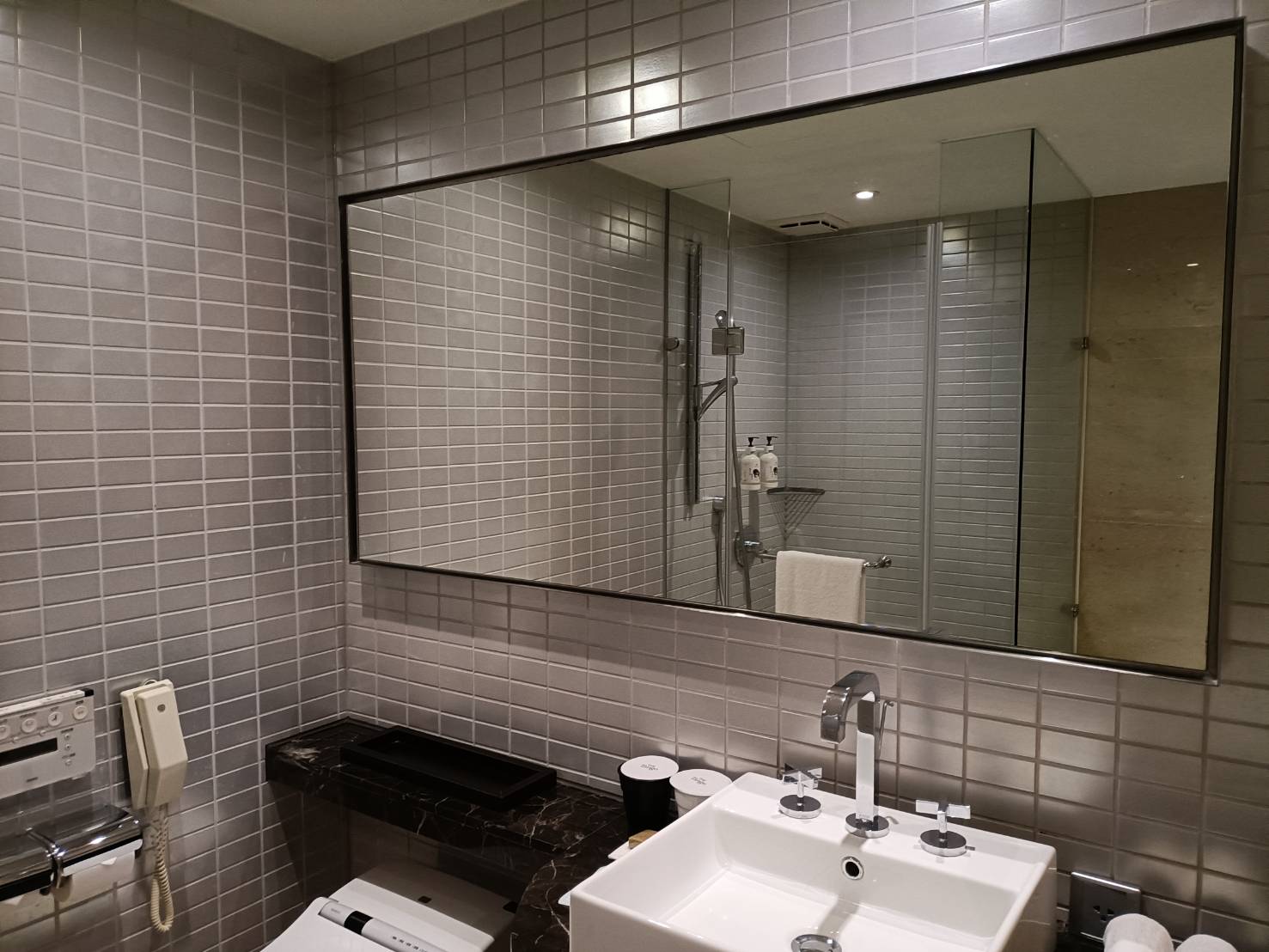 天閣酒店 台中館 THE Tango Hotels。天威客房、天鷹套房,房內迷你吧皆可免費使用、客房浴室皆附有按摩浴缸和電視喔! - 第19張圖 天閣酒店 台中館 THE Tango Hotels。天威客房、天鷹套房,房內迷你吧皆可免費使用、客房浴室皆附有按摩浴缸和電視喔!
