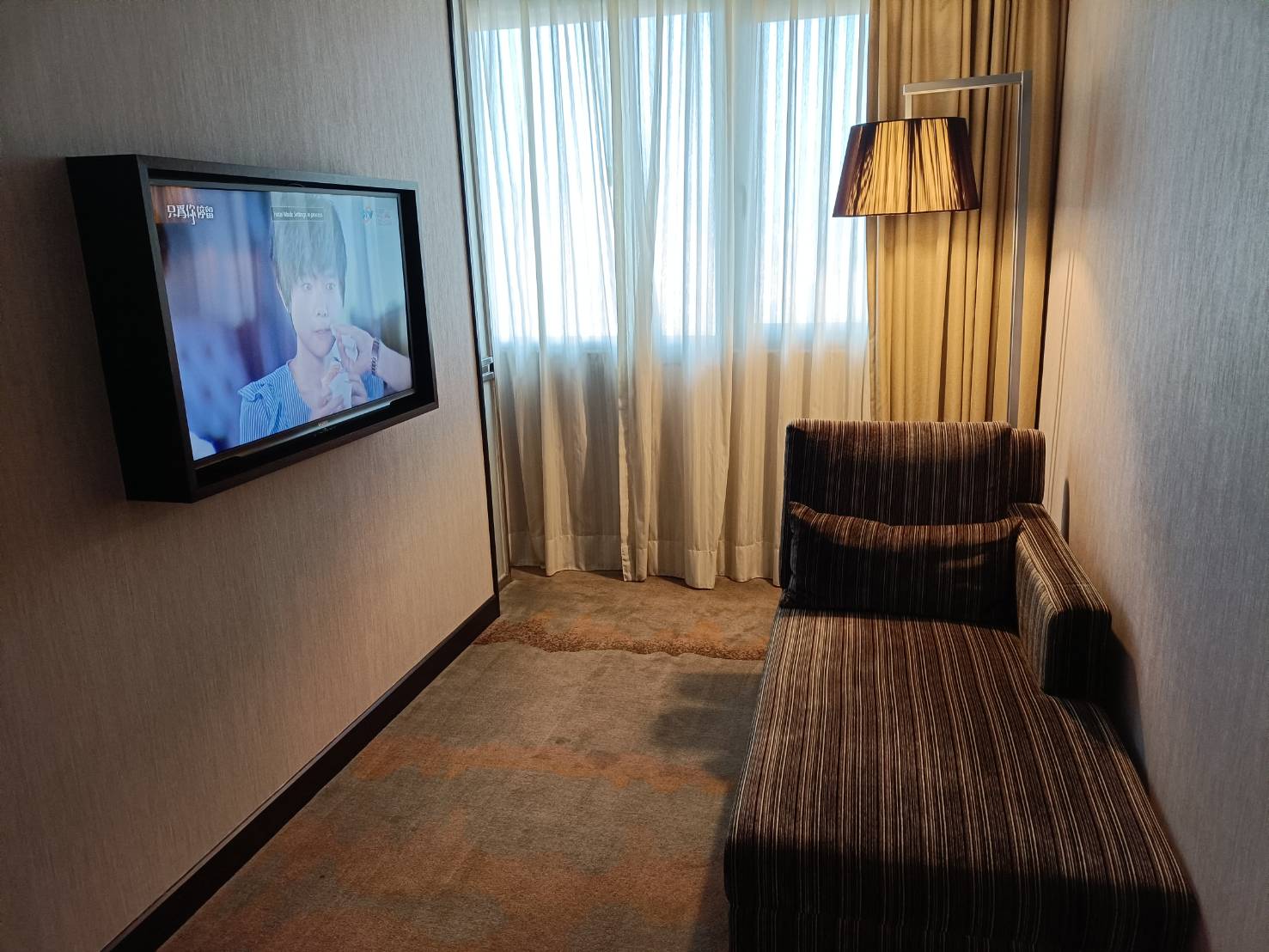 天閣酒店 台中館 THE Tango Hotels。天威客房、天鷹套房,房內迷你吧皆可免費使用、客房浴室皆附有按摩浴缸和電視喔! - 第5張圖 天閣酒店 台中館 THE Tango Hotels。天威客房、天鷹套房,房內迷你吧皆可免費使用、客房浴室皆附有按摩浴缸和電視喔!