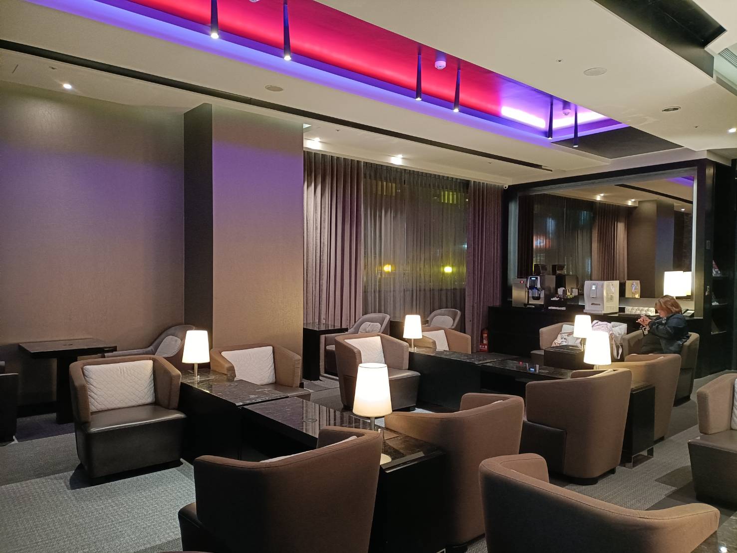 天閣酒店 台中館 THE Tango Hotels。迎賓吧「LOBBY BAR」、交誼廳 THE LOUNGE、健康房、自助早餐吃到飽! - 第2張圖 天閣酒店 台中館 THE Tango Hotels。迎賓吧「LOBBY BAR」、交誼廳 THE LOUNGE、健康房、自助早餐吃到飽!