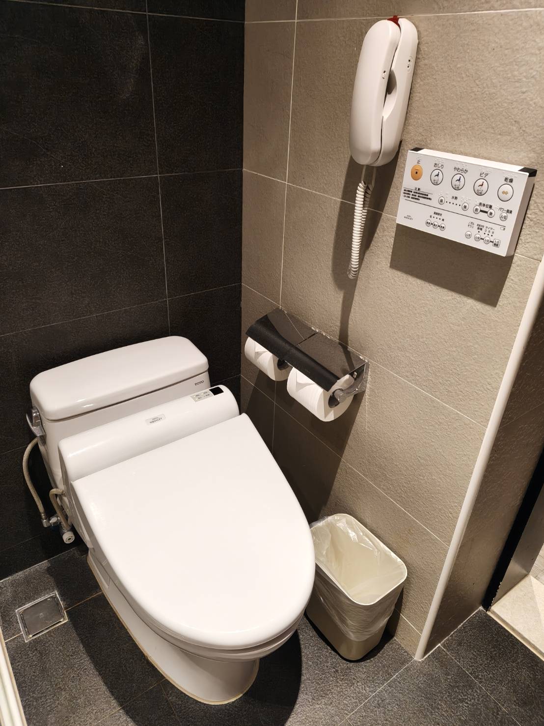 天閣酒店 台中館 THE Tango Hotels。天威客房、天鷹套房,房內迷你吧皆可免費使用、客房浴室皆附有按摩浴缸和電視喔! - 第34張圖 天閣酒店 台中館 THE Tango Hotels。天威客房、天鷹套房,房內迷你吧皆可免費使用、客房浴室皆附有按摩浴缸和電視喔!