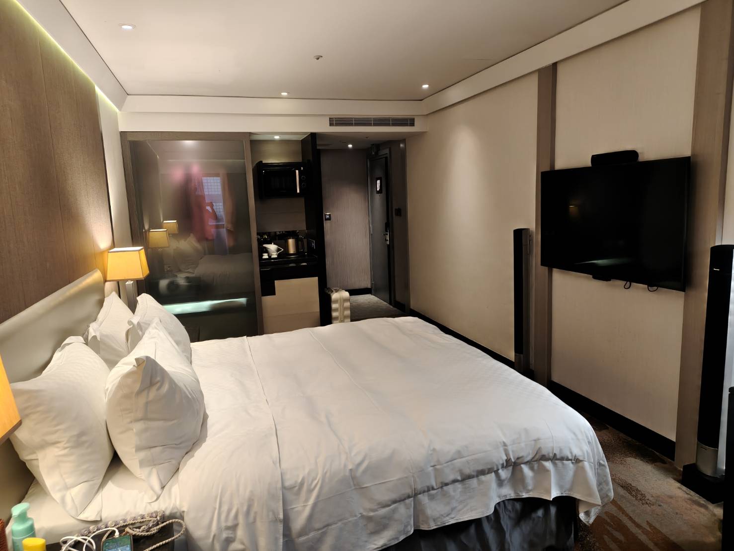 天閣酒店 台中館 THE Tango Hotels。天威客房、天鷹套房,房內迷你吧皆可免費使用、客房浴室皆附有按摩浴缸和電視喔! - 第24張圖 天閣酒店 台中館 THE Tango Hotels。天威客房、天鷹套房,房內迷你吧皆可免費使用、客房浴室皆附有按摩浴缸和電視喔!