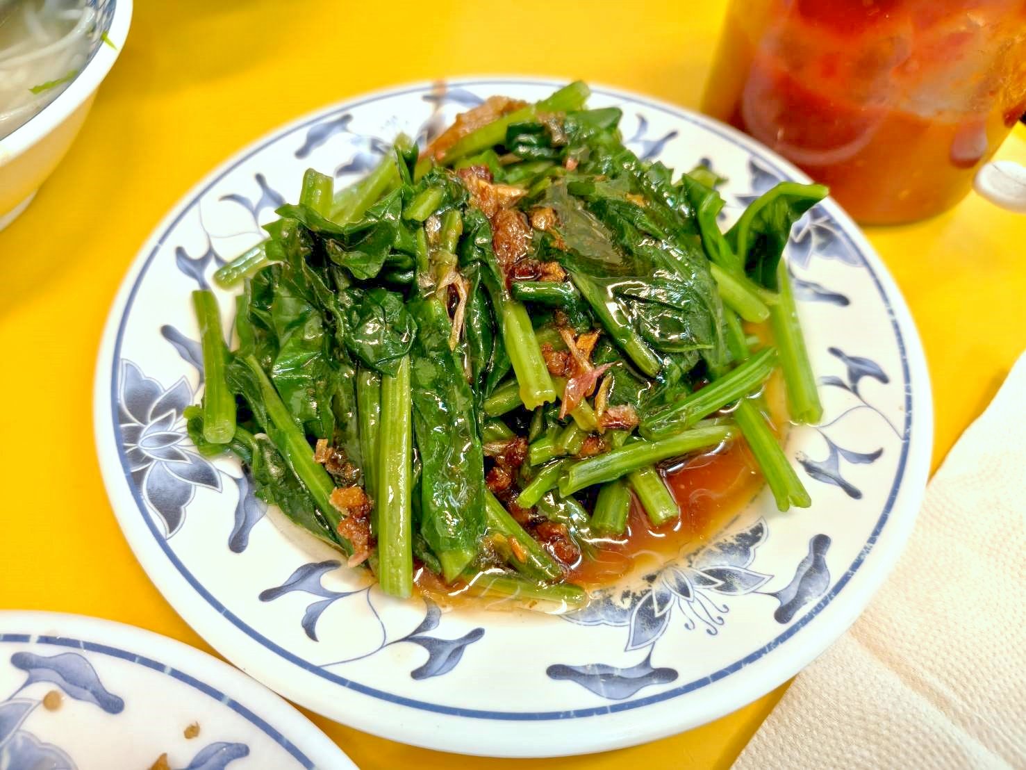 萬華小吃|古早味鹹粥米粉湯。炸海鮮綜合、紅燒肉、豆腐都是必點中的必點!