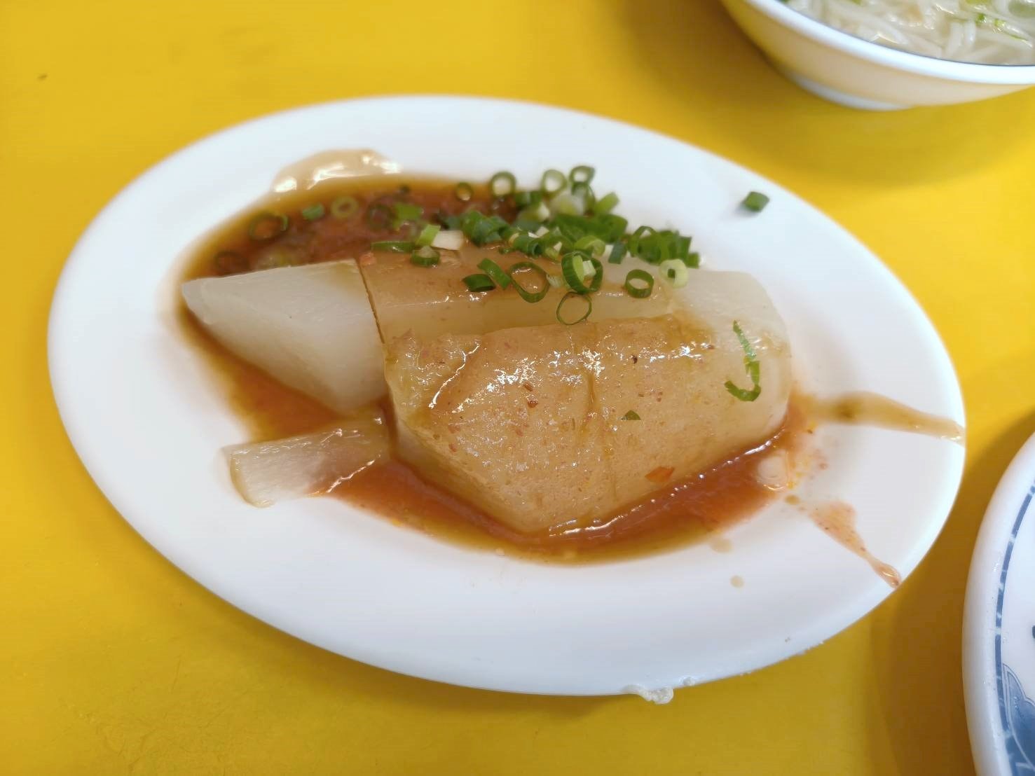 萬華小吃|古早味鹹粥米粉湯。炸海鮮綜合、紅燒肉、豆腐都是必點中的必點!