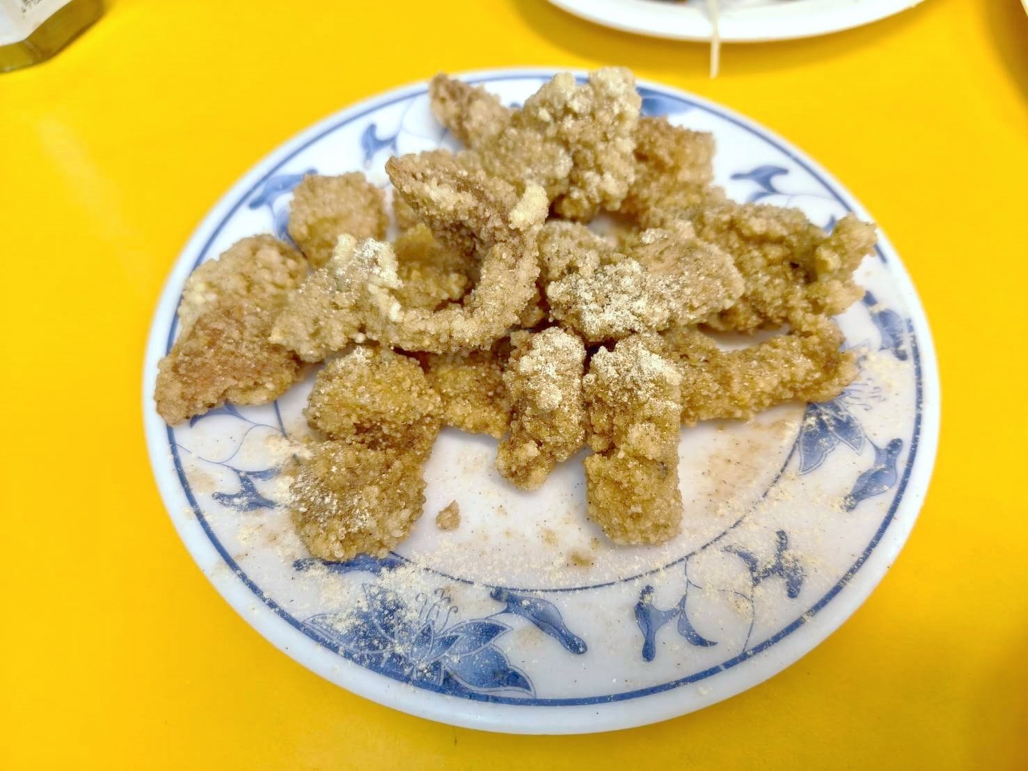 萬華小吃|古早味鹹粥米粉湯。炸海鮮綜合、紅燒肉、豆腐都是必點中的必點!