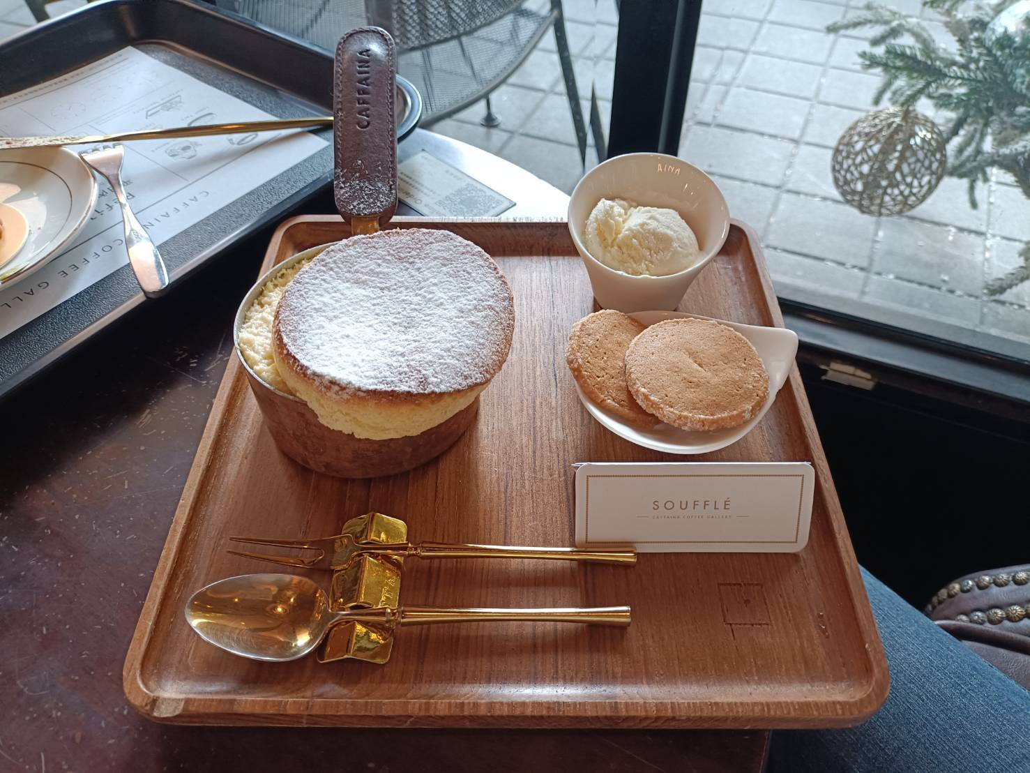 台中咖啡廳|卡啡那大墩館。英系咖啡館融合韓式咖啡的流行原素~提供輕食、法式甜點，內用不限時喔!