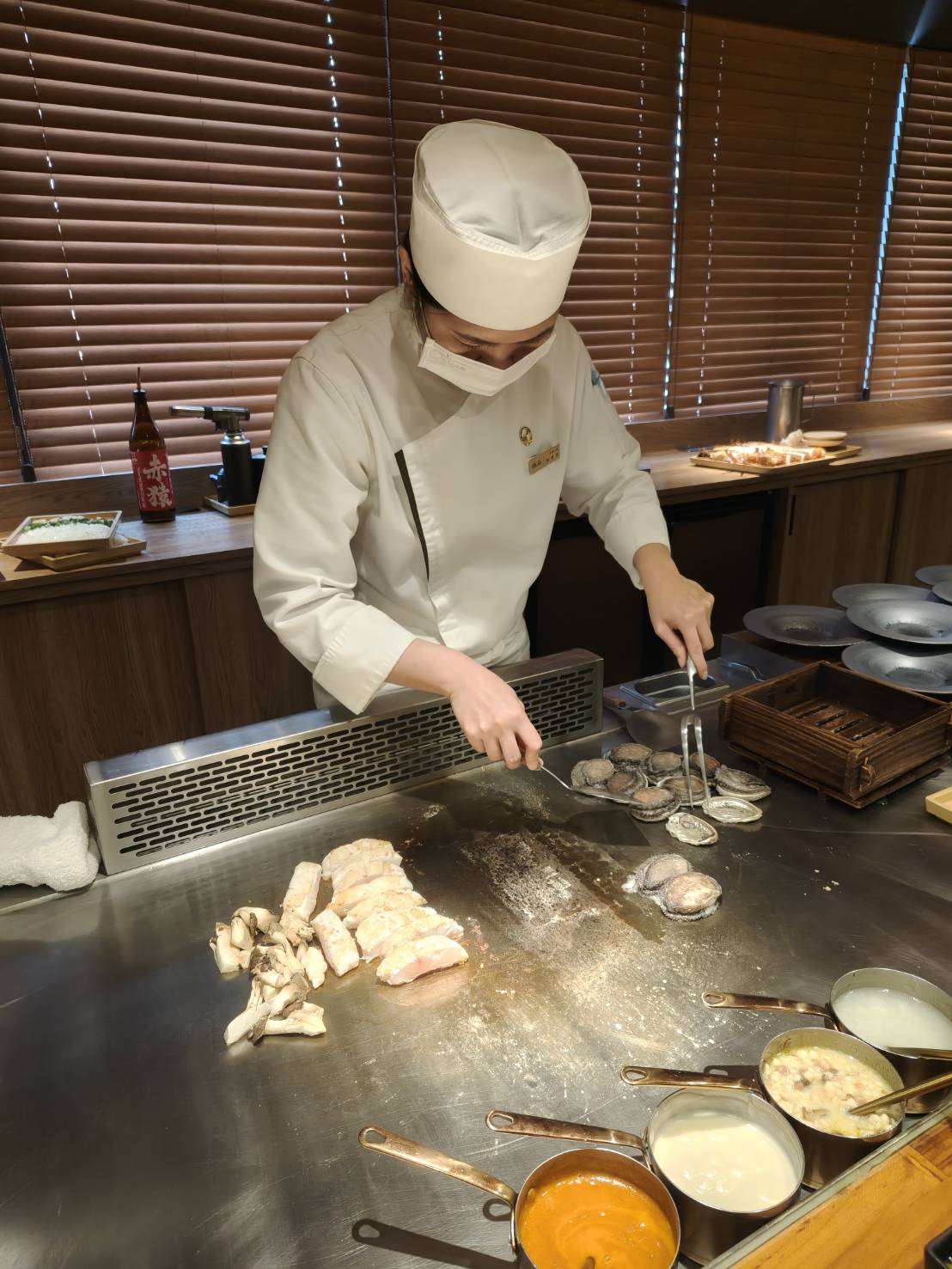 板橋美食|阪前鐵板燒-板橋民生店。A5和牛、龍蝦、鮑魚一餐全包!