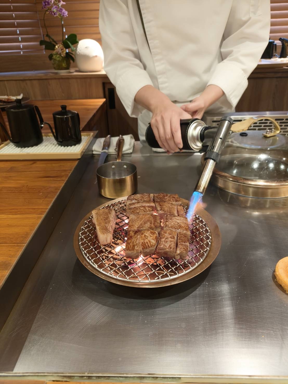 板橋美食|阪前鐵板燒-板橋民生店。A5和牛、龍蝦、鮑魚一餐全包!