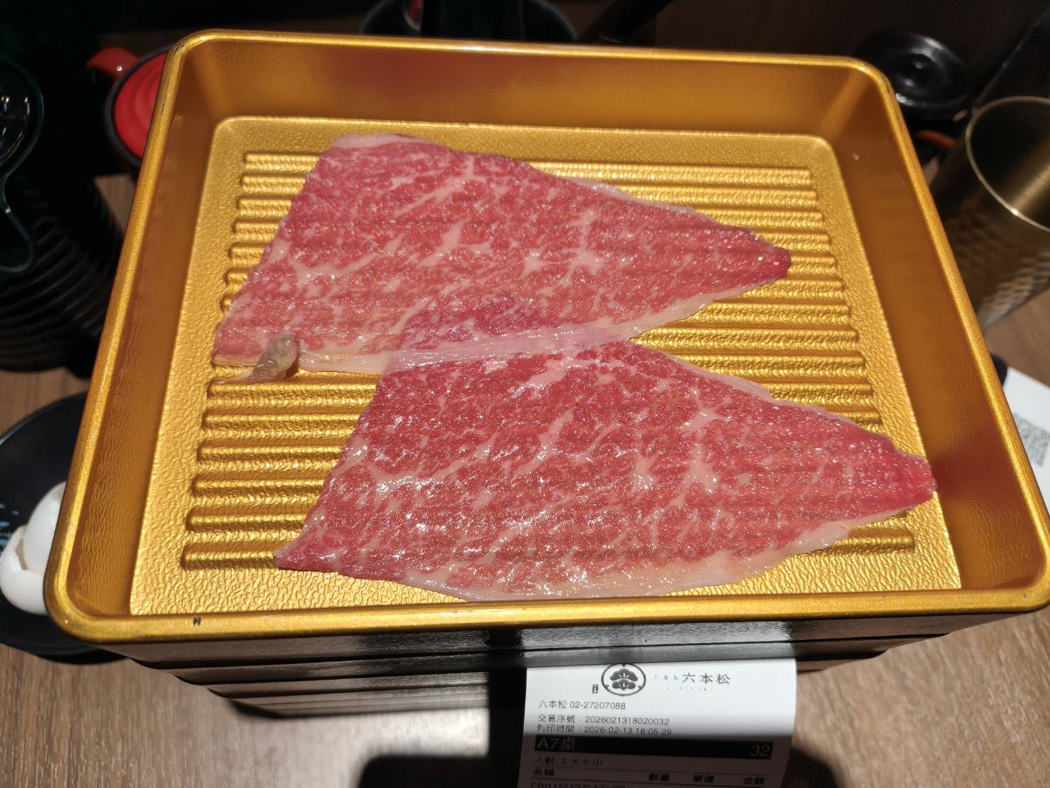 台北信義區美食|六松今苑-壽喜燒/鍋物 食べ放題。不止讓你肉品吃到飽、蔬菜、飲料、冰淇淋、生甜甜圈、各式酒類都讓你吃到飽!