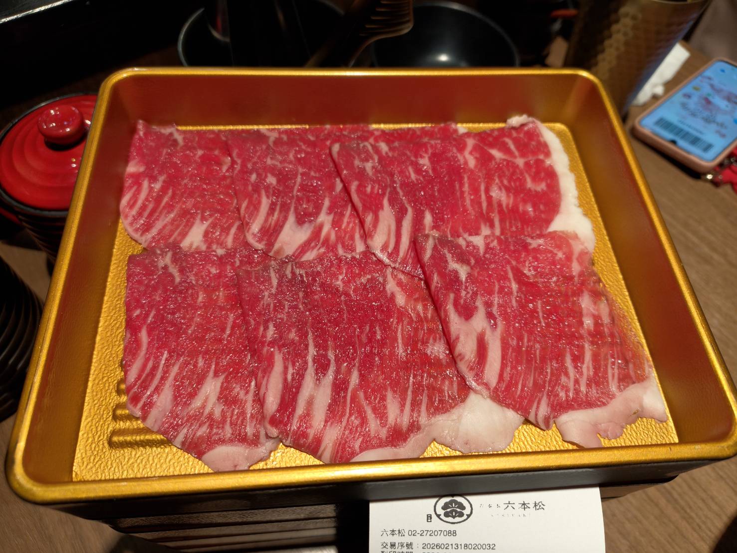台北信義區美食|六松今苑-壽喜燒/鍋物 食べ放題。不止讓你肉品吃到飽、蔬菜、飲料、冰淇淋、生甜甜圈、各式酒類都讓你吃到飽!