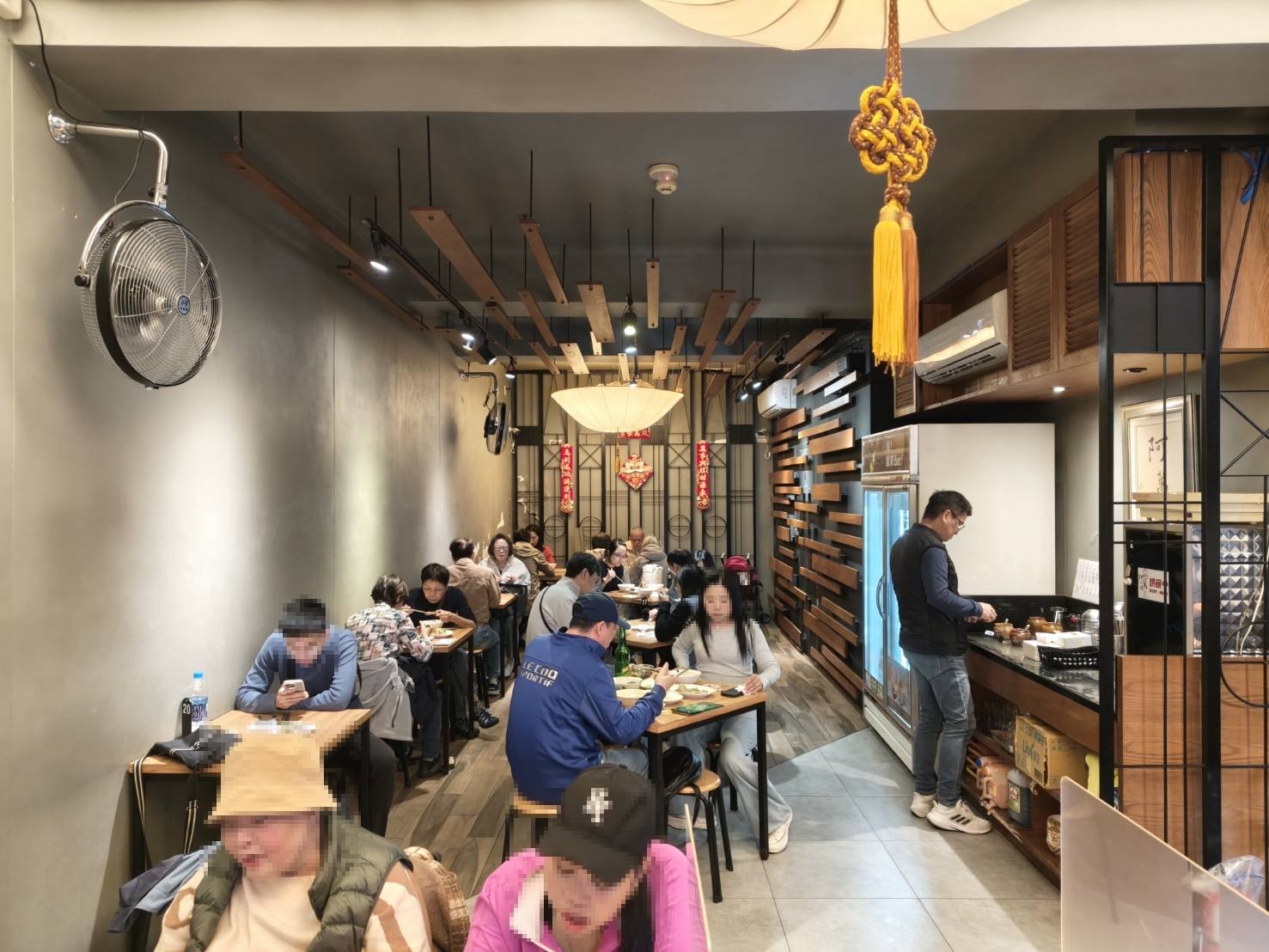 晴光市場、雙城街美食|阿萬鵝肉。首次嚐鮮必吃鹹水鵝肉、米血糕!內含菜單