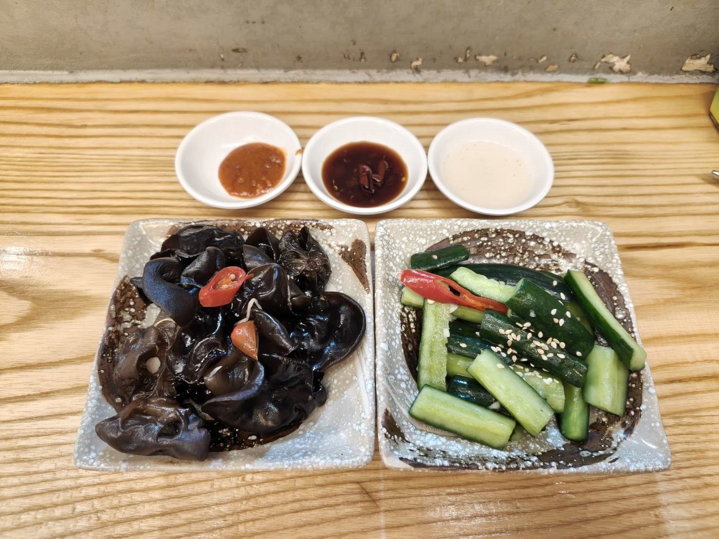 晴光市場、雙城街美食|阿萬鵝肉。首次嚐鮮必吃鹹水鵝肉、米血糕!內含菜單