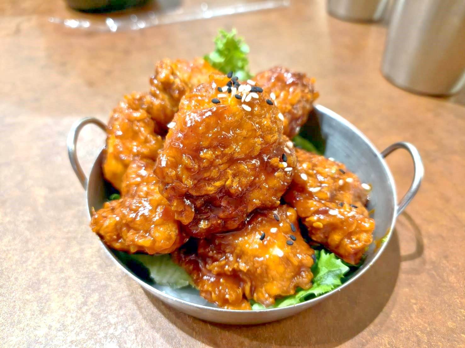 林口美食|Eat enjoy 美式廚房。蒜味辣椒羅勒海鮮義大利麵很夠味、薄片披薩最推薦!