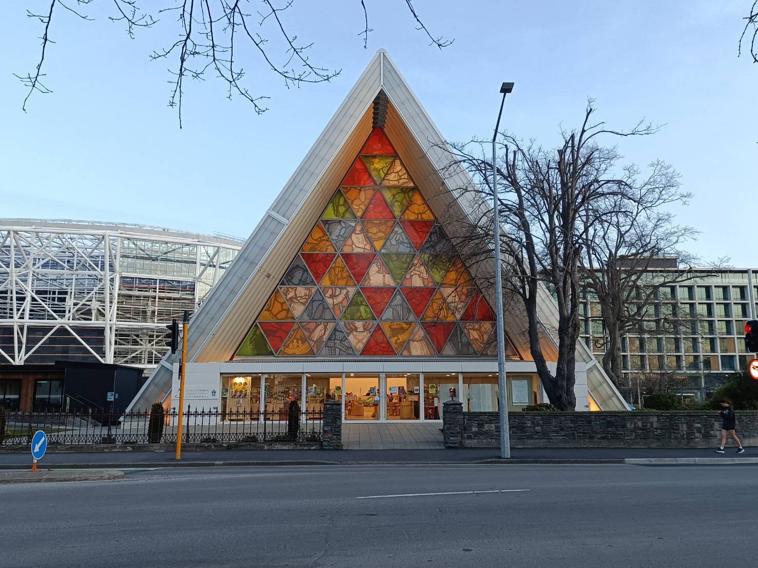 2025紐西蘭|基督城雅芳河撐篙船 Punting On The Avon、植物園 Botanic Gardens、紙教堂 Cardboard Cathedral