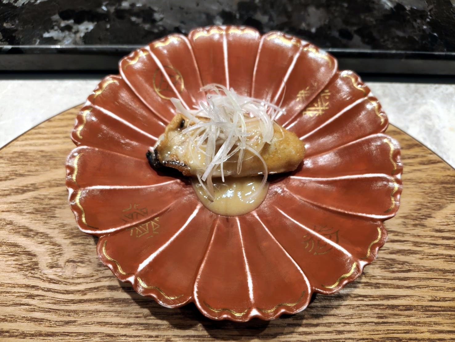 板橋美食|初魚鐵板料亭 -板橋大遠百店。無菜單鐵板料理1880元+10%，須事先訂位付全款!
