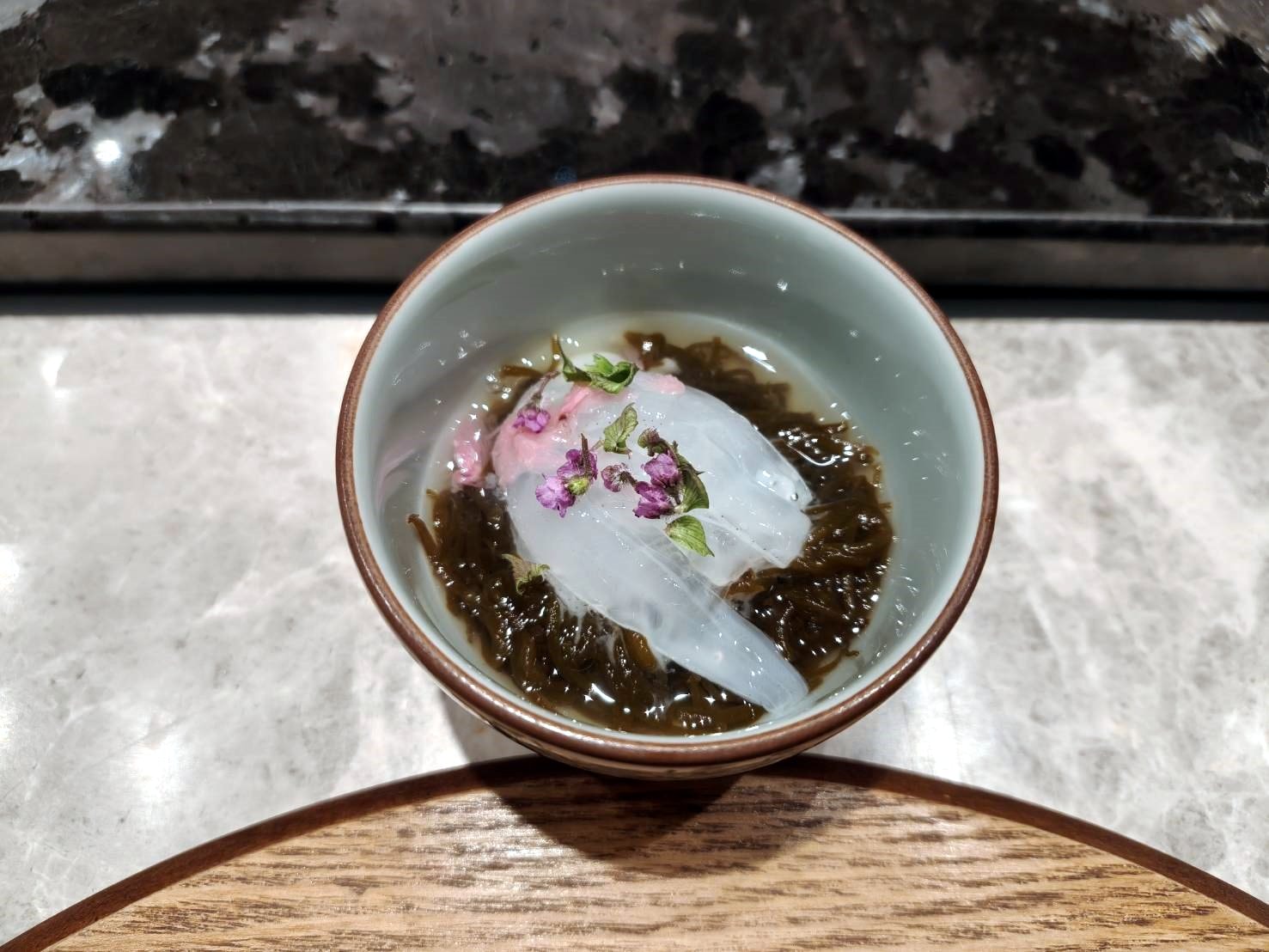 板橋美食|初魚鐵板料亭 -板橋大遠百店。無菜單鐵板料理1880元+10%，須事先訂位付全款!