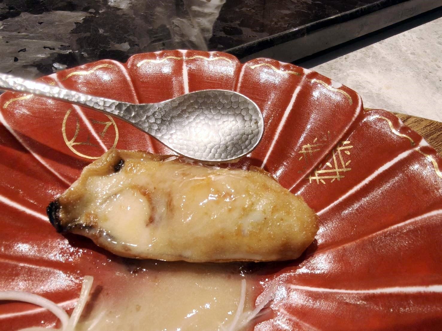 板橋美食|初魚鐵板料亭 -板橋大遠百店。無菜單鐵板料理1880元+10%，須事先訂位付全款!