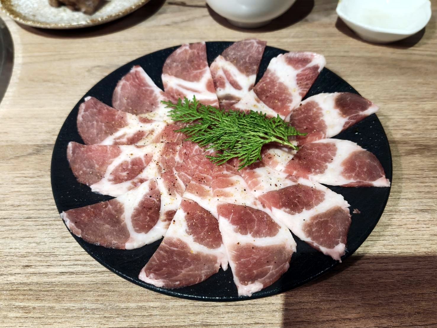 台中燒肉|澄居烤物燒肉-漢口店。中高價位、中高品質、中高食材~會再二訪!