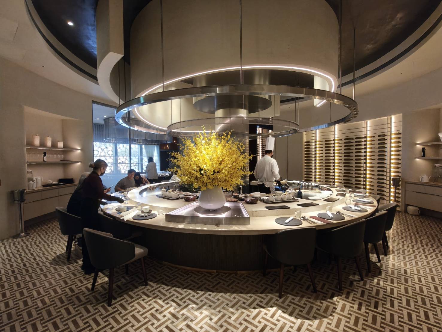 台北信義區美食|樂葵法式鐵板燒 台北微風南山店。套餐1650元+10%訂位時需付全額，食材新鮮、品質佳!服務有待加強~進步空間很大!