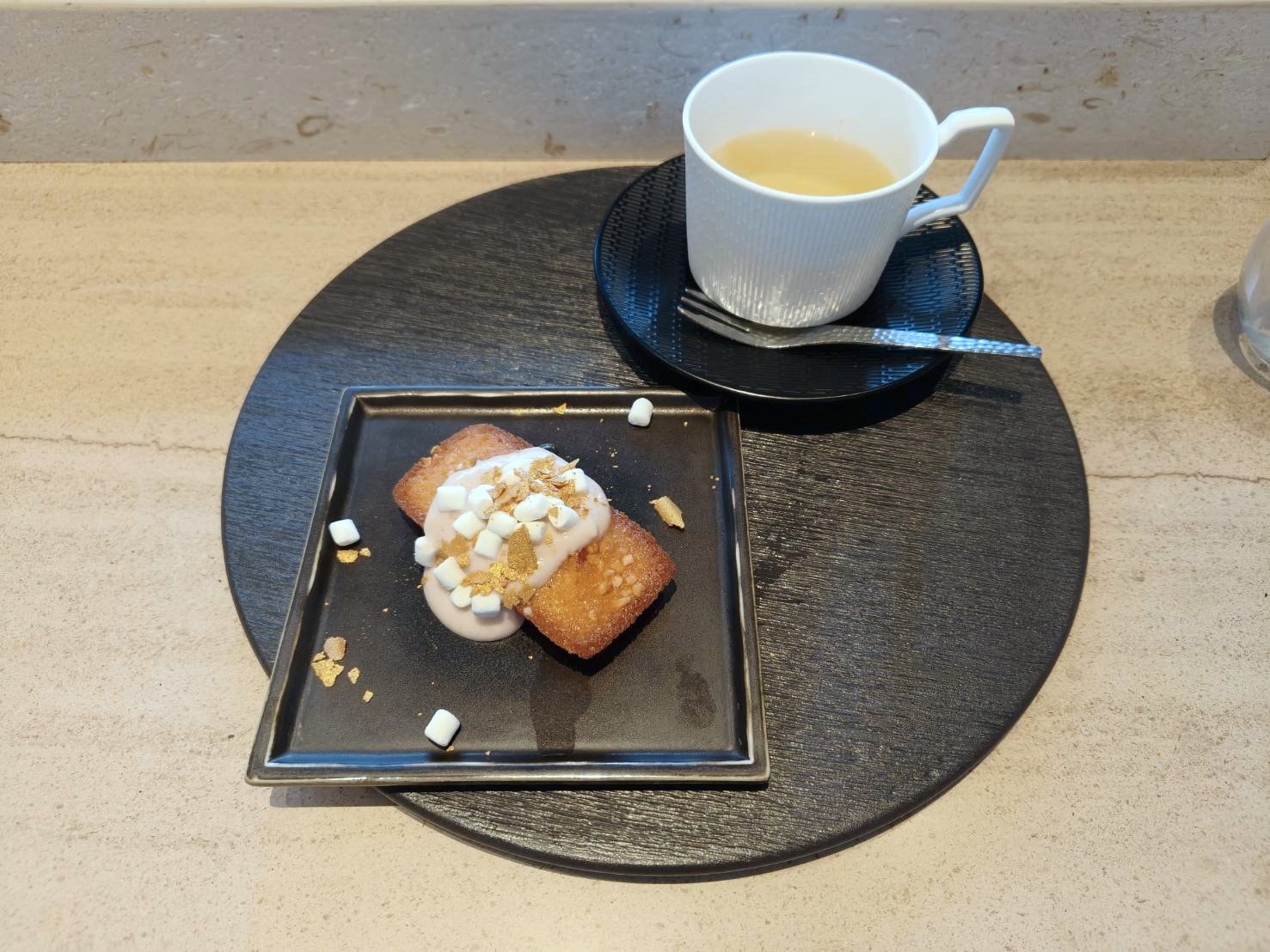 台北信義區美食|樂葵法式鐵板燒 台北微風南山店。套餐1650元+10%訂位時需付全額，食材新鮮、品質佳!服務有待加強~進步空間很大!