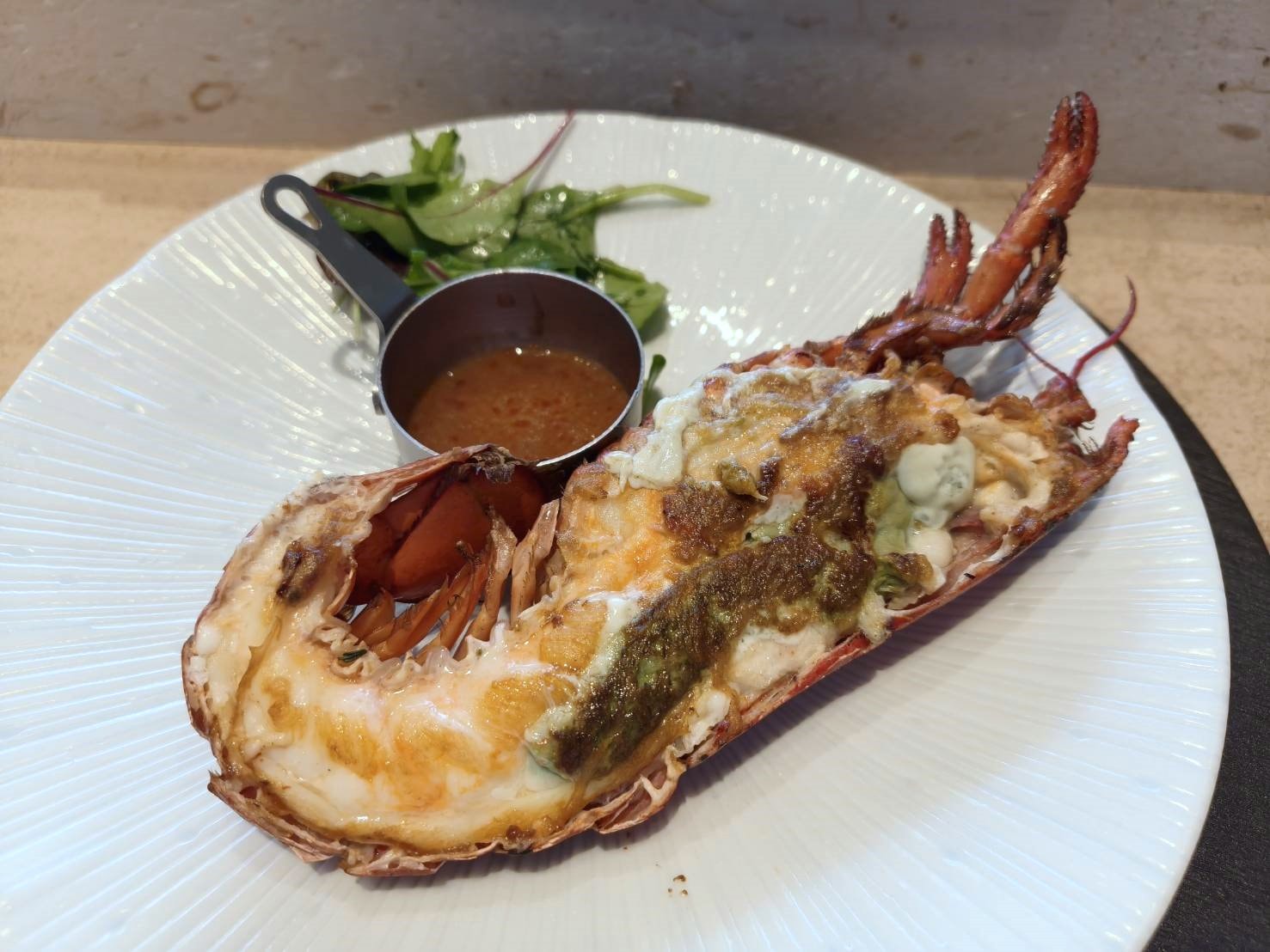 台北信義區美食|樂葵法式鐵板燒 台北微風南山店。套餐1650元+10%訂位時需付全額，食材新鮮、品質佳!服務有待加強~進步空間很大!