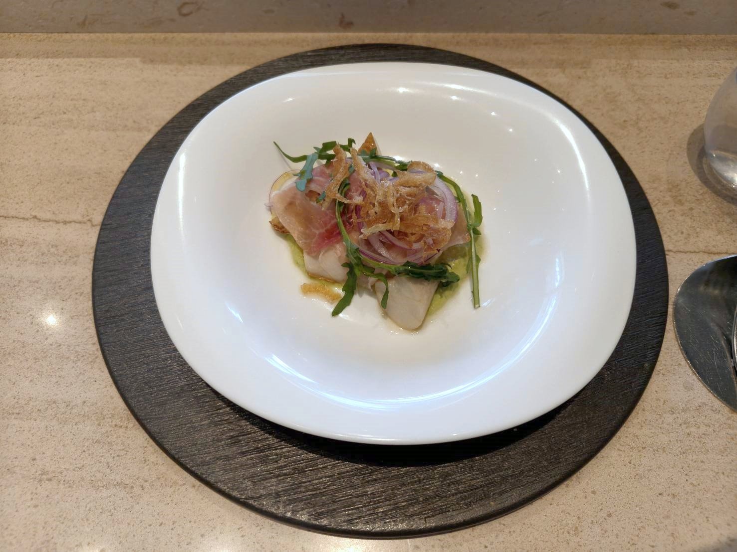 台北信義區美食|樂葵法式鐵板燒 台北微風南山店。套餐1650元+10%訂位時需付全額，食材新鮮、品質佳!服務有待加強~進步空間很大!