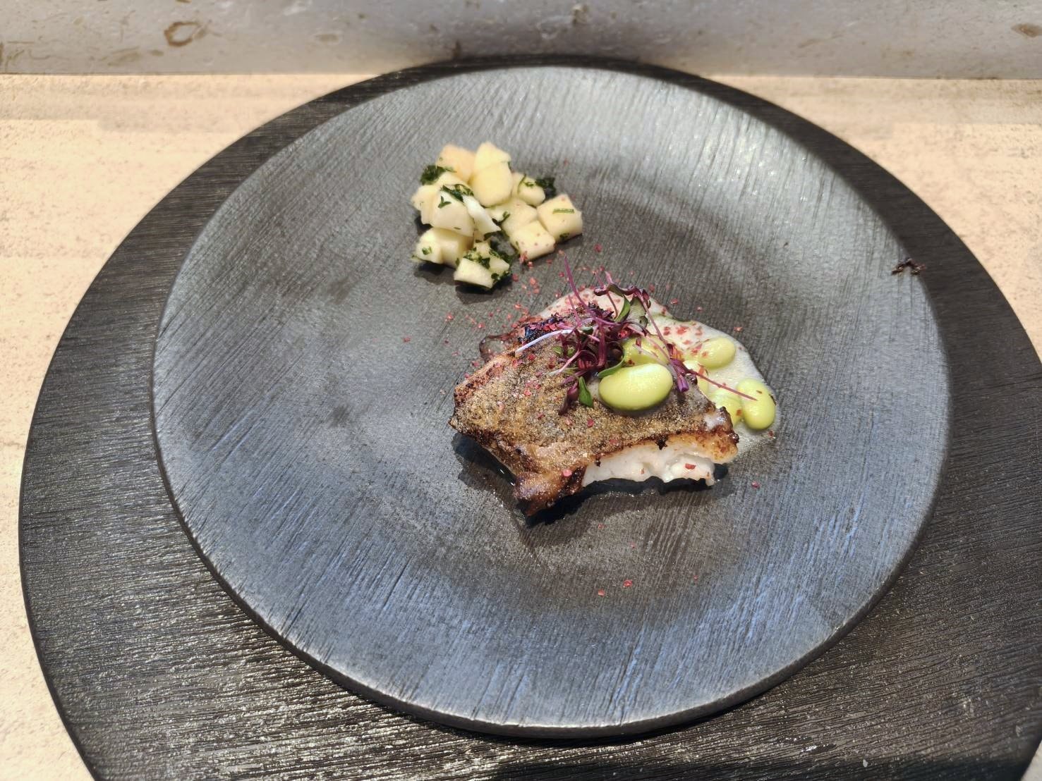 台北信義區美食|樂葵法式鐵板燒 台北微風南山店。套餐1650元+10%訂位時需付全額，食材新鮮、品質佳!服務有待加強~進步空間很大!