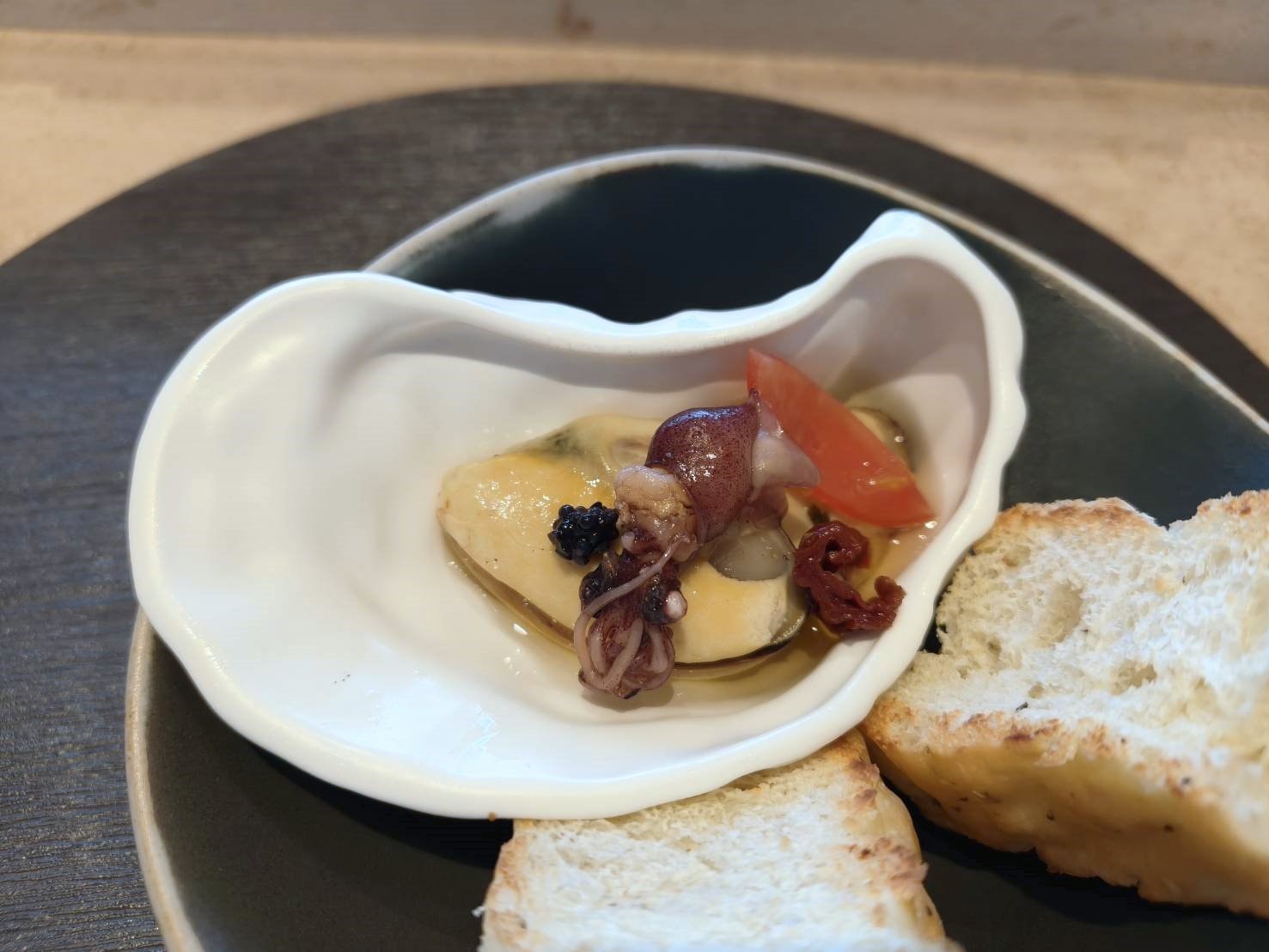 台北信義區美食|樂葵法式鐵板燒 台北微風南山店。套餐1650元+10%訂位時需付全額，食材新鮮、品質佳!服務有待加強~進步空間很大!