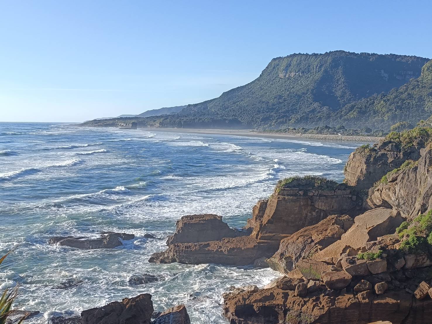 2025紐西蘭|Pancake Rocks and Blowholes Track 普納凱基 千層石岩。再次見識到大自然的鬼斧神工!