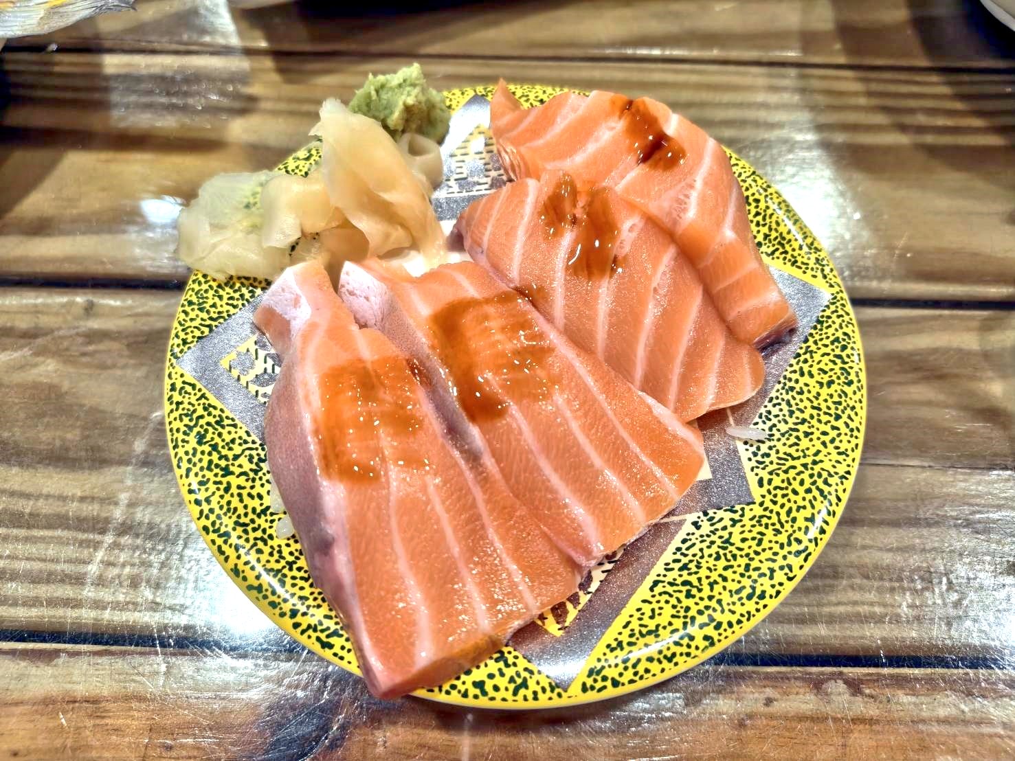 中和美食|二男小家料理。男子漢海鮮丼一碗什麼好料都吃的到才390元!