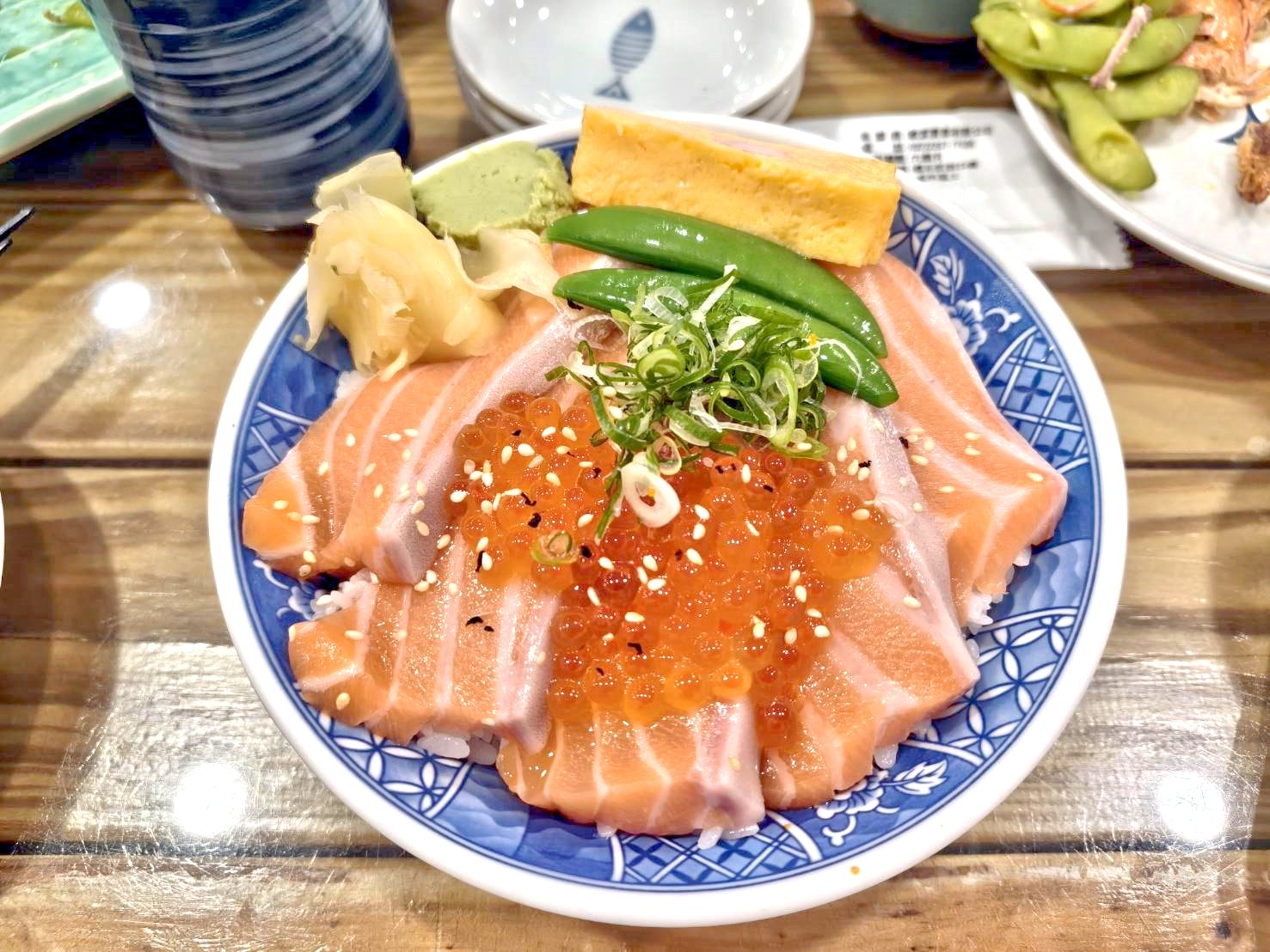 中和美食|二男小家料理。男子漢海鮮丼一碗什麼好料都吃的到才390元!