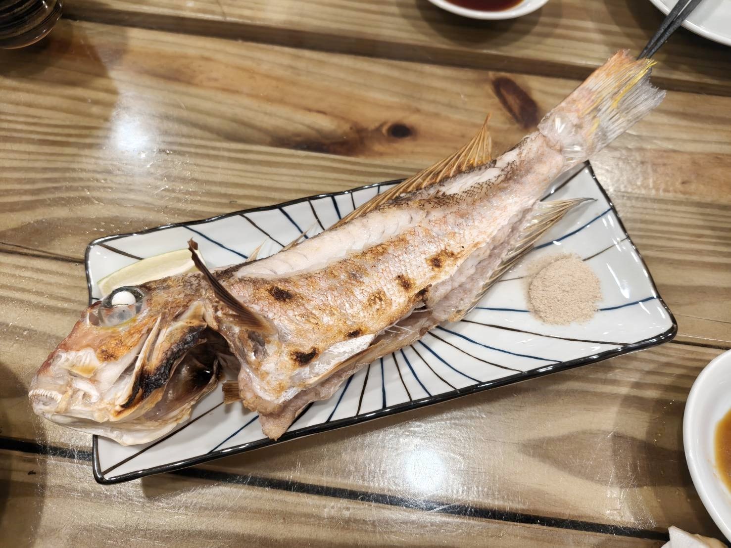 中和美食|二男小家料理。男子漢海鮮丼一碗什麼好料都吃的到才390元!