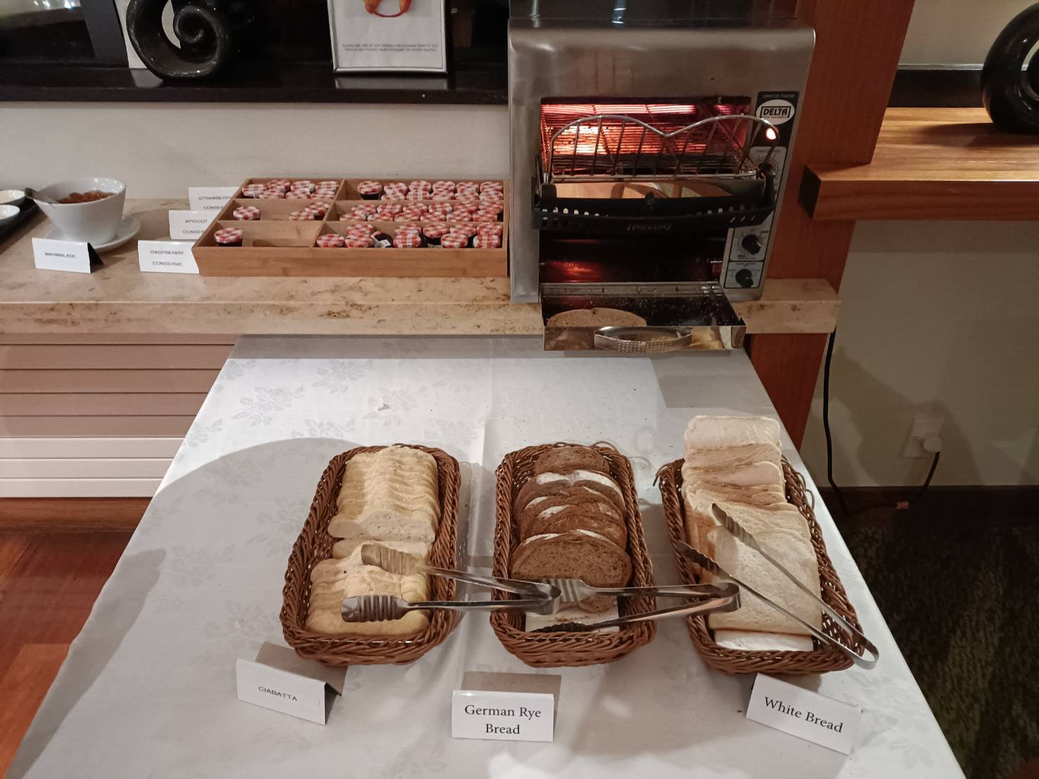 2025紐西蘭|特瓦諾伊森林酒店 Legacy Te Waonui Hotel Franz Josef。一泊二食~西式排餐+自助式早餐