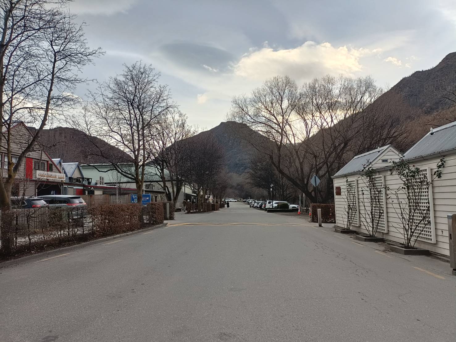 2025紐西蘭|弗朗茲約瑟夫觀景台~欣賞冰舌!箭鎮Arrowtown吃紐西蘭人氣冰淇淋Patagonia Chocolates!晚餐在皇后鎮Queenstown的Lone Star Queenstown吃豬肋排!