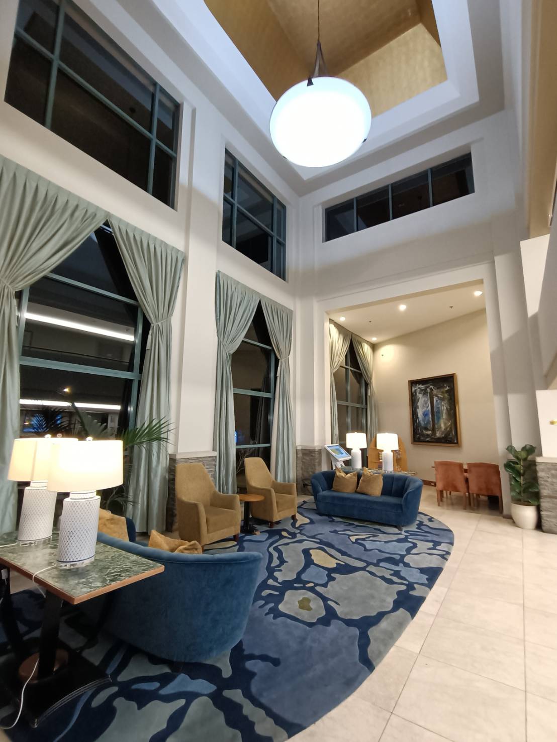 2025紐西蘭|皇后鎮千禧酒店 Millennium Hotel Queenstown。房間走簡約古典風~2024年重新翻修!飯店內享用自助式早餐 - 第1張圖 2025紐西蘭|皇后鎮千禧酒店 Millennium Hotel Queenstown。房間走簡約古典風~2024年重新翻修!飯店內享用自助式早餐