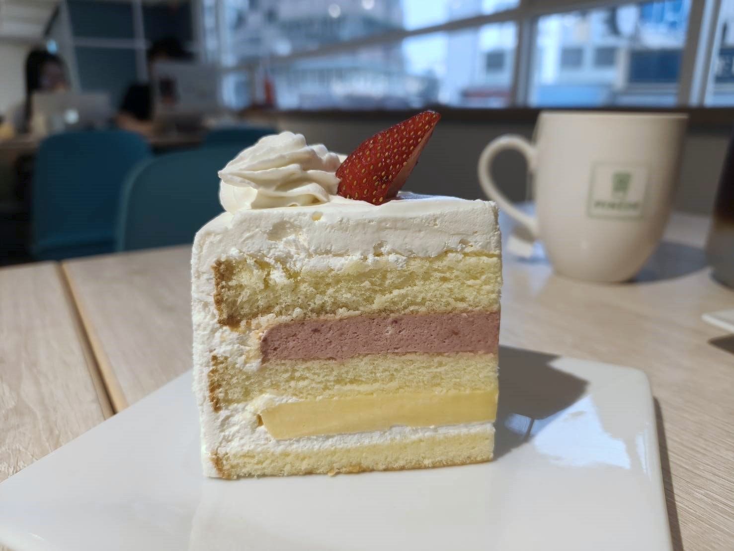 台北國父紀念館甜點|PINÈDE 彼內朵 台北市府店。來自日本名古屋的法式甜點店，單人下午茶299元含蛋糕+飲料!