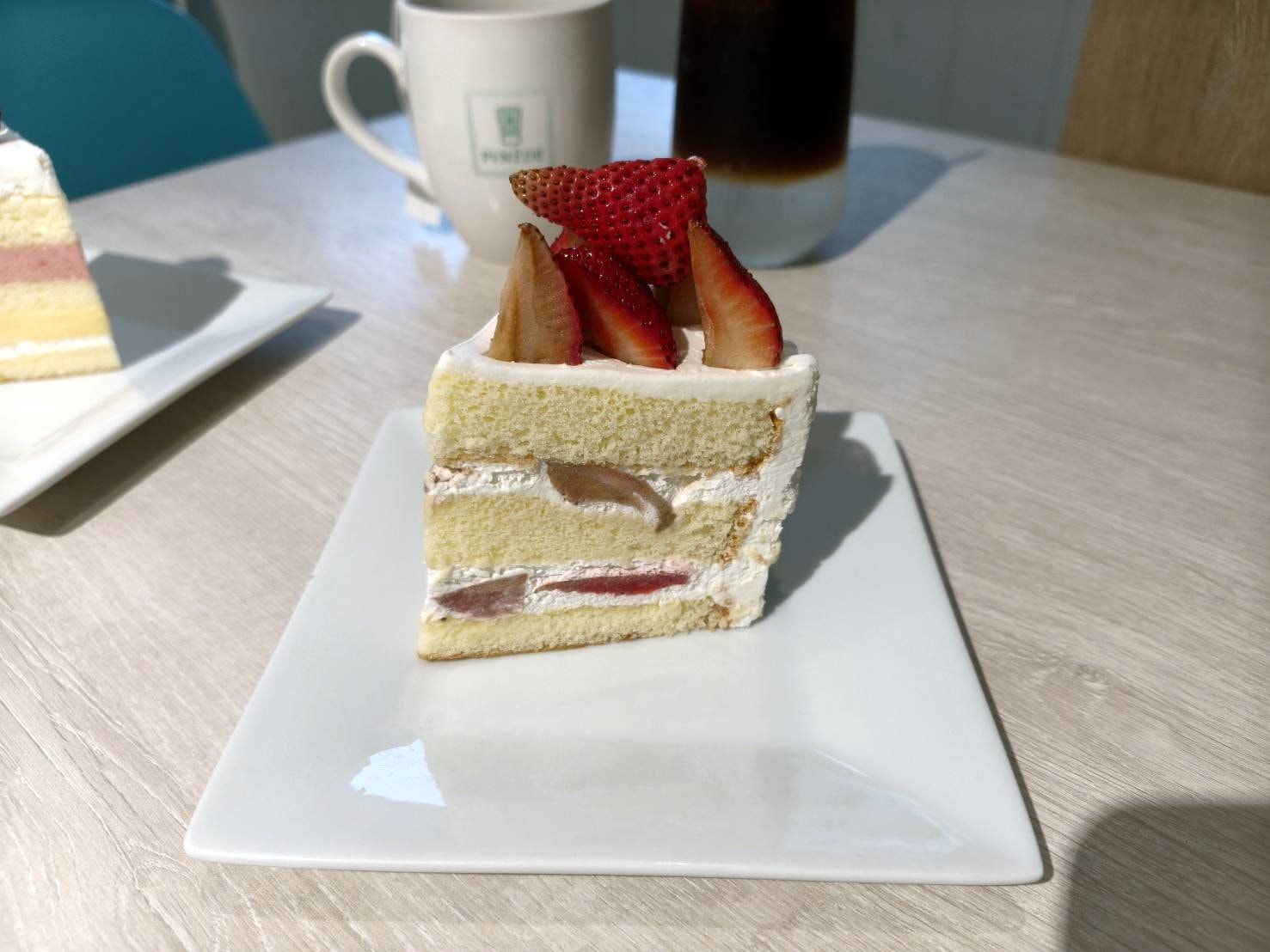 台北國父紀念館甜點|PINÈDE 彼內朵 台北市府店。來自日本名古屋的法式甜點店，單人下午茶299元含蛋糕+飲料!