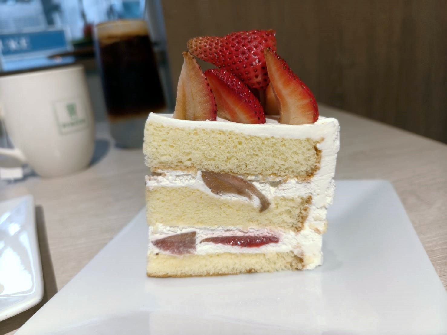台北國父紀念館甜點|PINÈDE 彼內朵 台北市府店。來自日本名古屋的法式甜點店，單人下午茶299元含蛋糕+飲料!