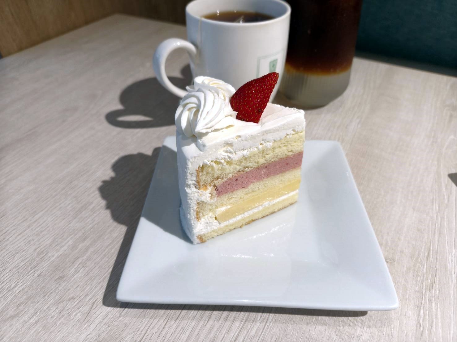台北國父紀念館甜點|PINÈDE 彼內朵 台北市府店。來自日本名古屋的法式甜點店，單人下午茶299元含蛋糕+飲料!