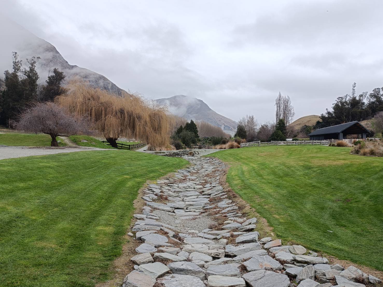 2025紐西蘭|瓦爾特峰高原牧場 Walter Peak High Country Farm。如童話般的景色~牧羊犬趕羊和剪羊毛秀! - 第12張圖 2025紐西蘭|瓦爾特峰高原牧場 Walter Peak High Country Farm。如童話般的景色~牧羊犬趕羊和剪羊毛秀!