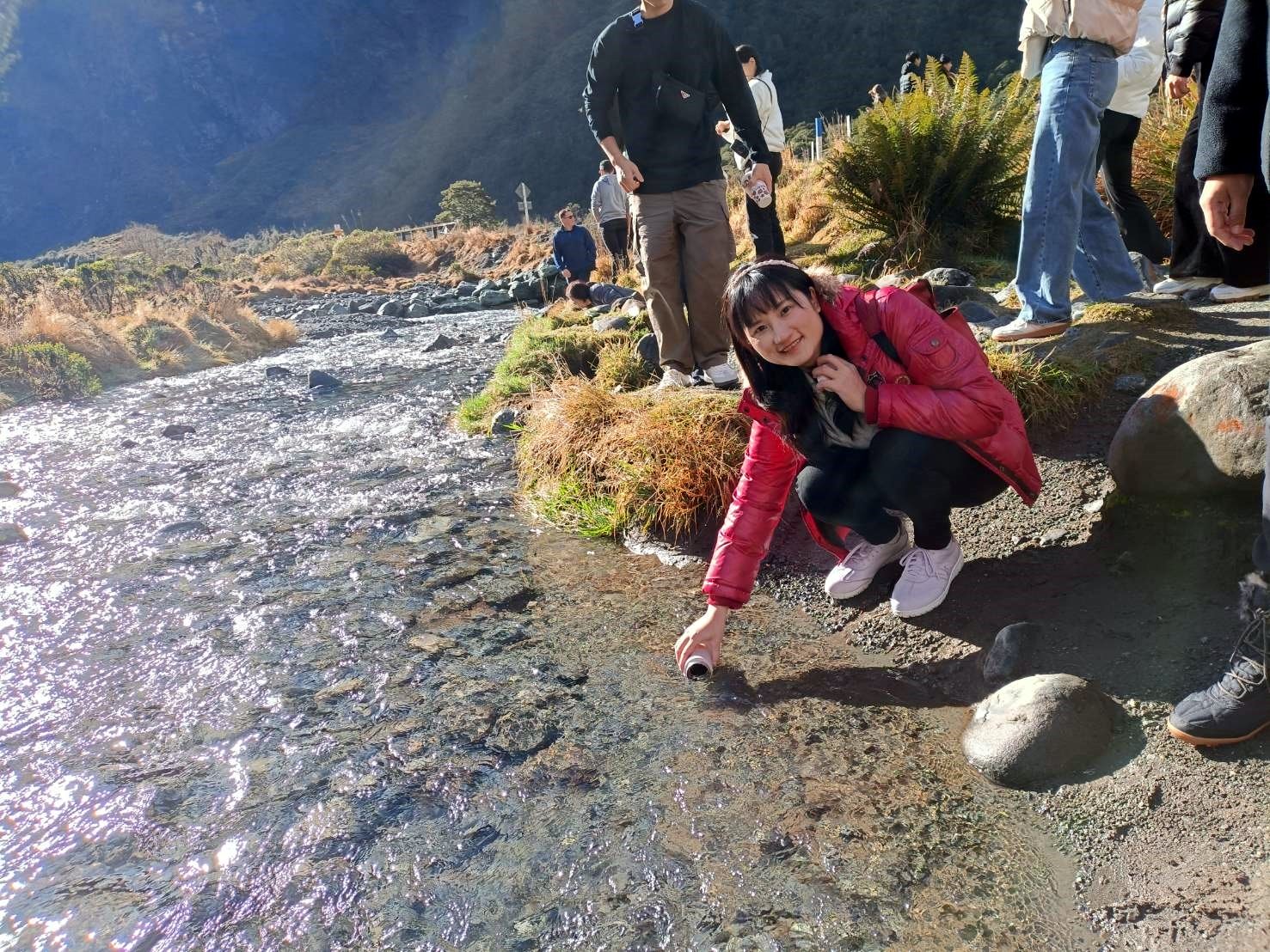 2025紐西蘭|埃格林頓山谷 Eglinton Valley~景色遼闊的平原、鏡湖 Mirror Lakes~湖面如鏡、猴溪 Monkey Creek~天然清甜極純淨的冰川水必飲! - 第12張圖 2025紐西蘭|埃格林頓山谷 Eglinton Valley~景色遼闊的平原、鏡湖 Mirror Lakes~湖面如鏡、猴溪 Monkey Creek~天然清甜極純淨的冰川水必飲!