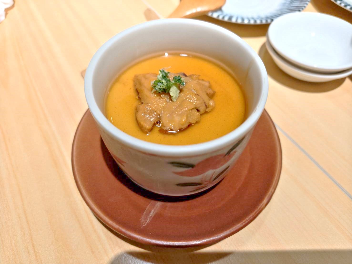 桃園美食|坐著做。海鮮丼飯專門店(統領店) 內用蔬菜味噌湯、海鮮味噌湯、醋飯都可以免費續!內用還有限定迷你海鮮丼飯~很適合女孩們喔!